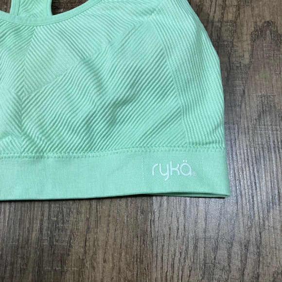 Rykä Women’s Light Green Seamless Racerback Sports Bra Light Support Size Medium - Picture 2 of 9